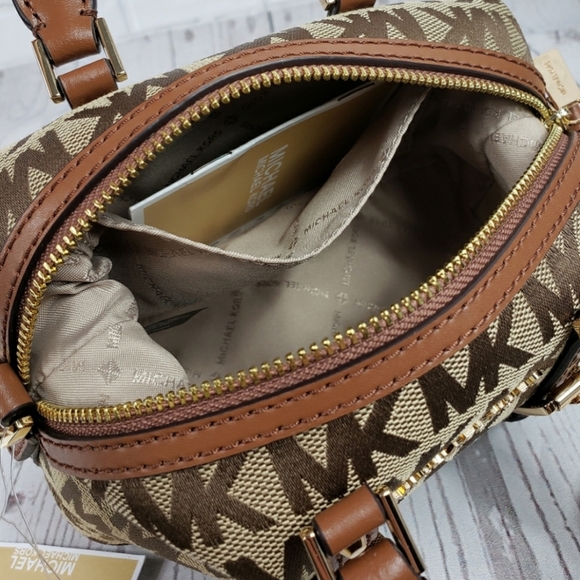 ⚠️SALE⚠️ Michael Kors Ginger XS Crossbody Brown - Picture 5 of 8